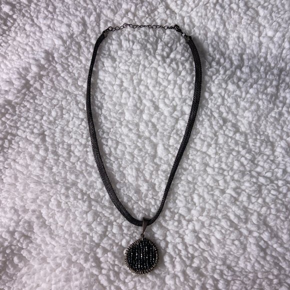 BLACK PENDANT NECKLACE - Picture 1 of 2